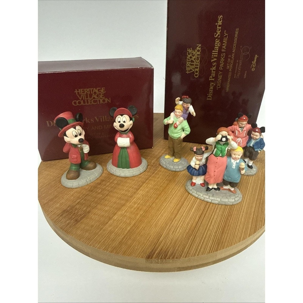 Dept 56  Disney Parks Village "Disney Parks Family" & "Mickey & Minnie"